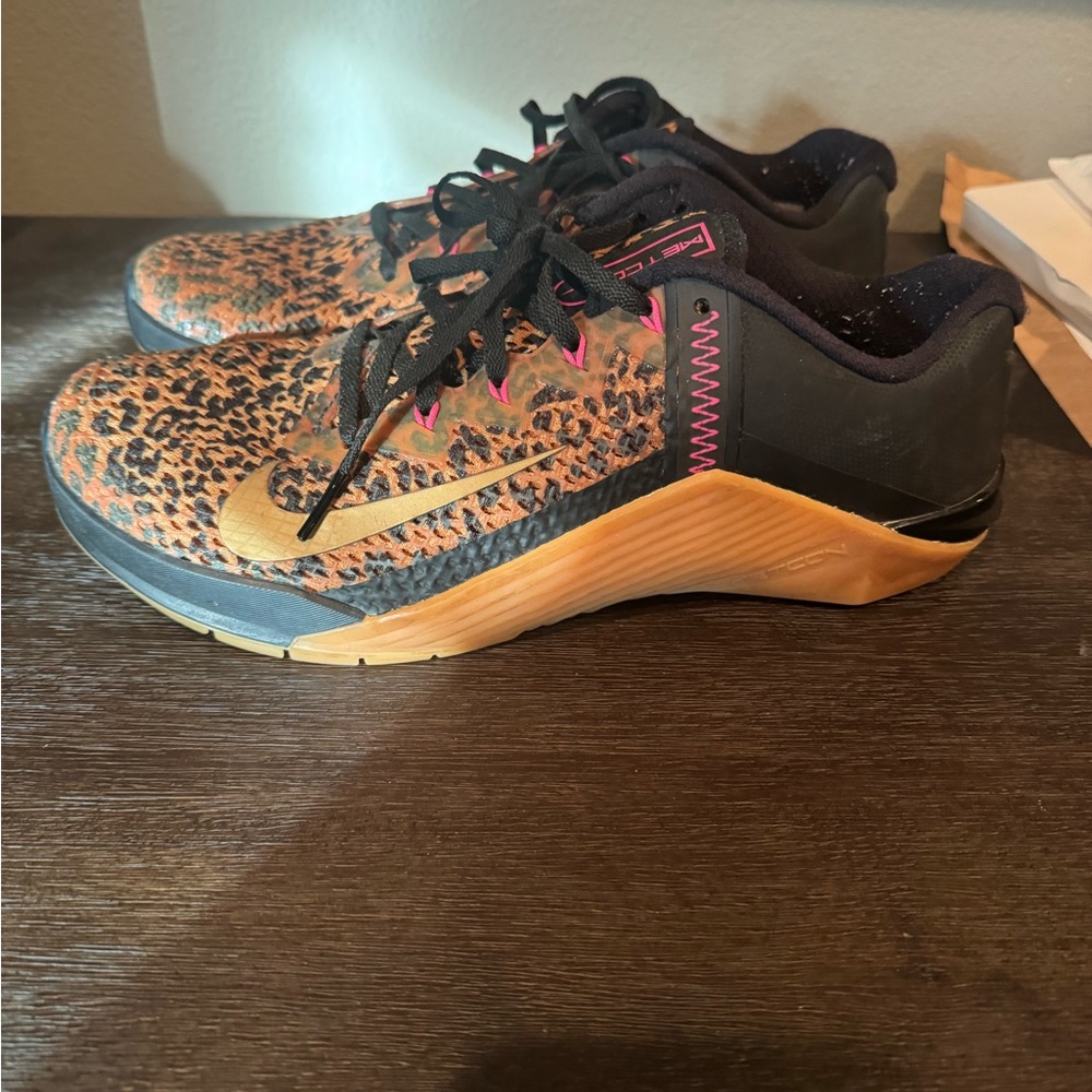 Nike cheetah print metcon shoes size 10